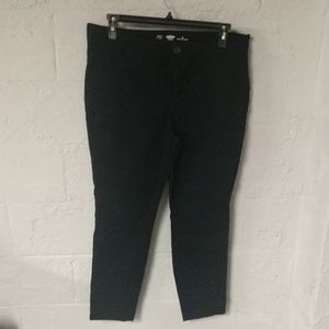 Old Navy Skinny Pants - size 16